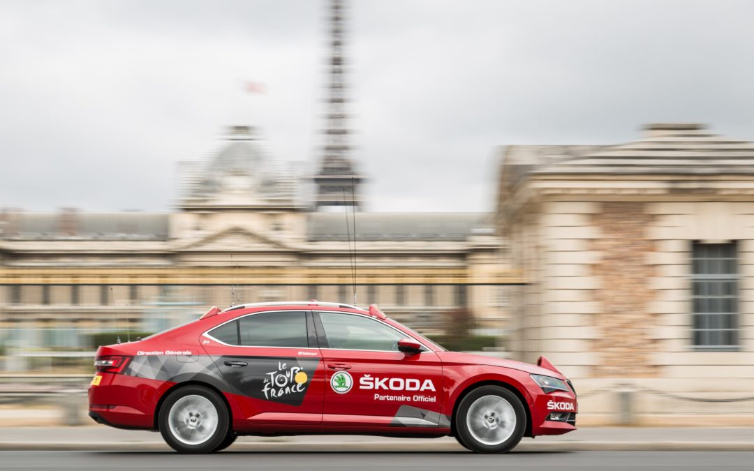 A Škoda a Tour de France élén. A piros autó fejlődése.